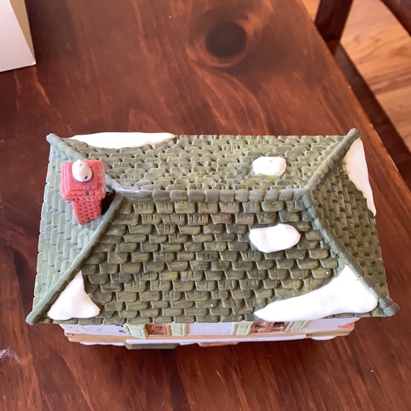 1986 Scrooge & Marley Dickens "A Christmas Carol" Dickens' Village Series - Picture 2 of 16